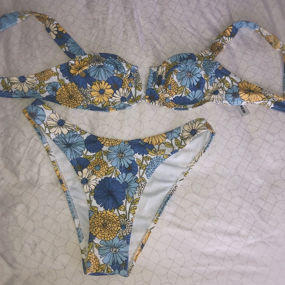 NWOT SHEIN BIKINI! 🤍🤍